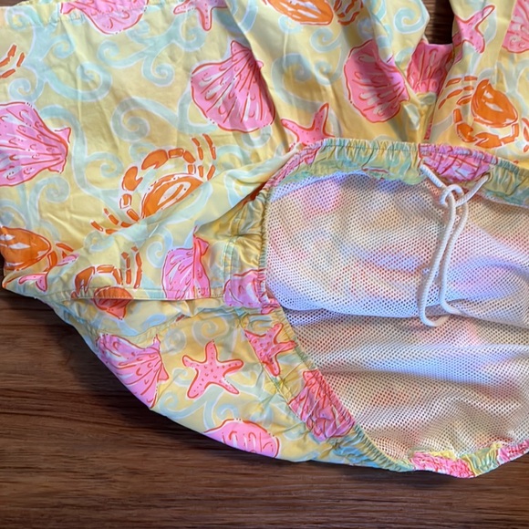 Lilly Pulitzer Men’s Swim Trunks - Picture 3 of 6